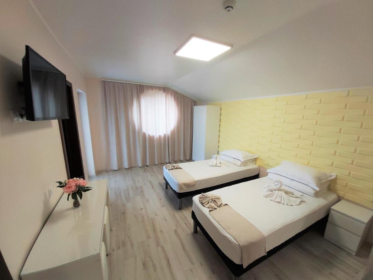 Camere De Inchiriat Băltenii de Sus Esterno foto